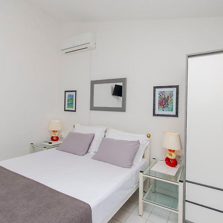 Apartments And Rooms On The Beach Vodice Ngoại thất bức ảnh