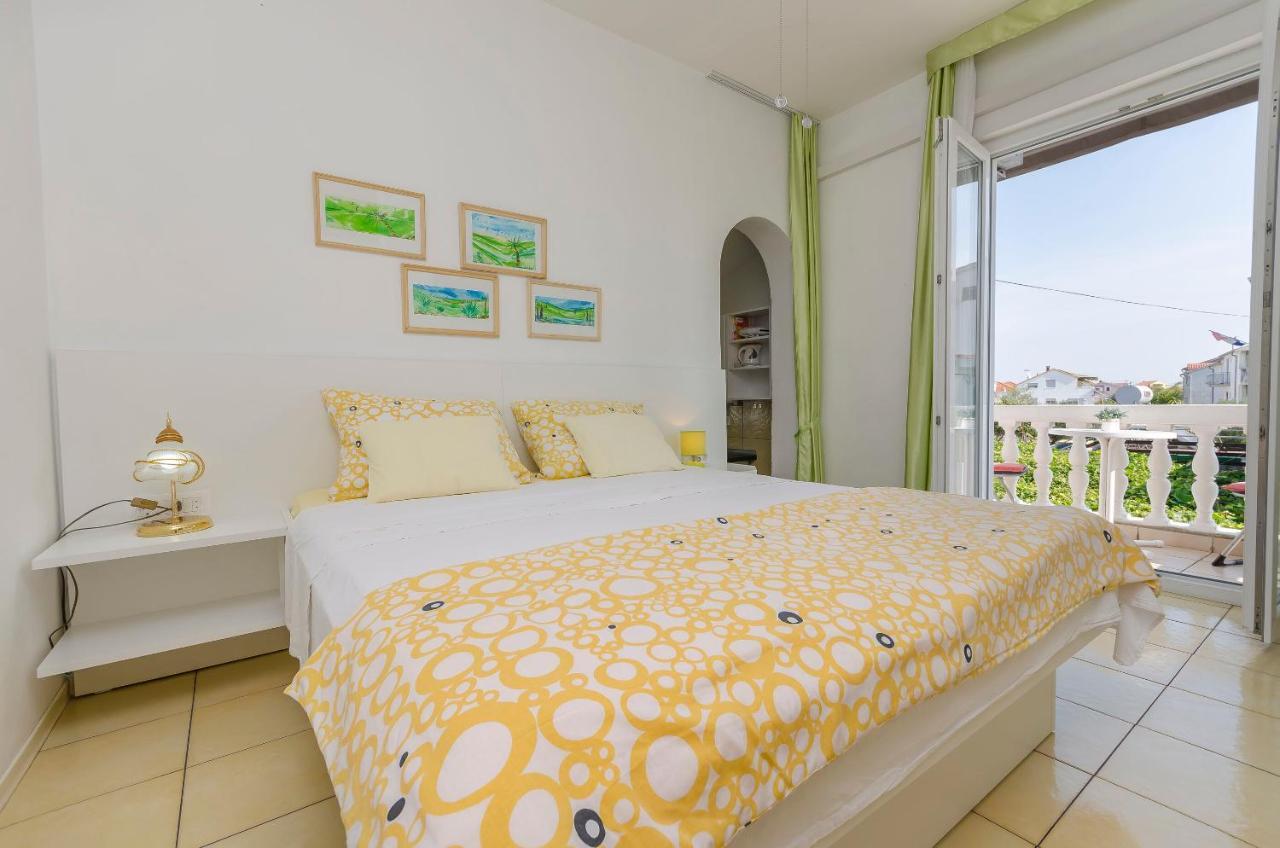 Apartments And Rooms On The Beach Vodice Ngoại thất bức ảnh