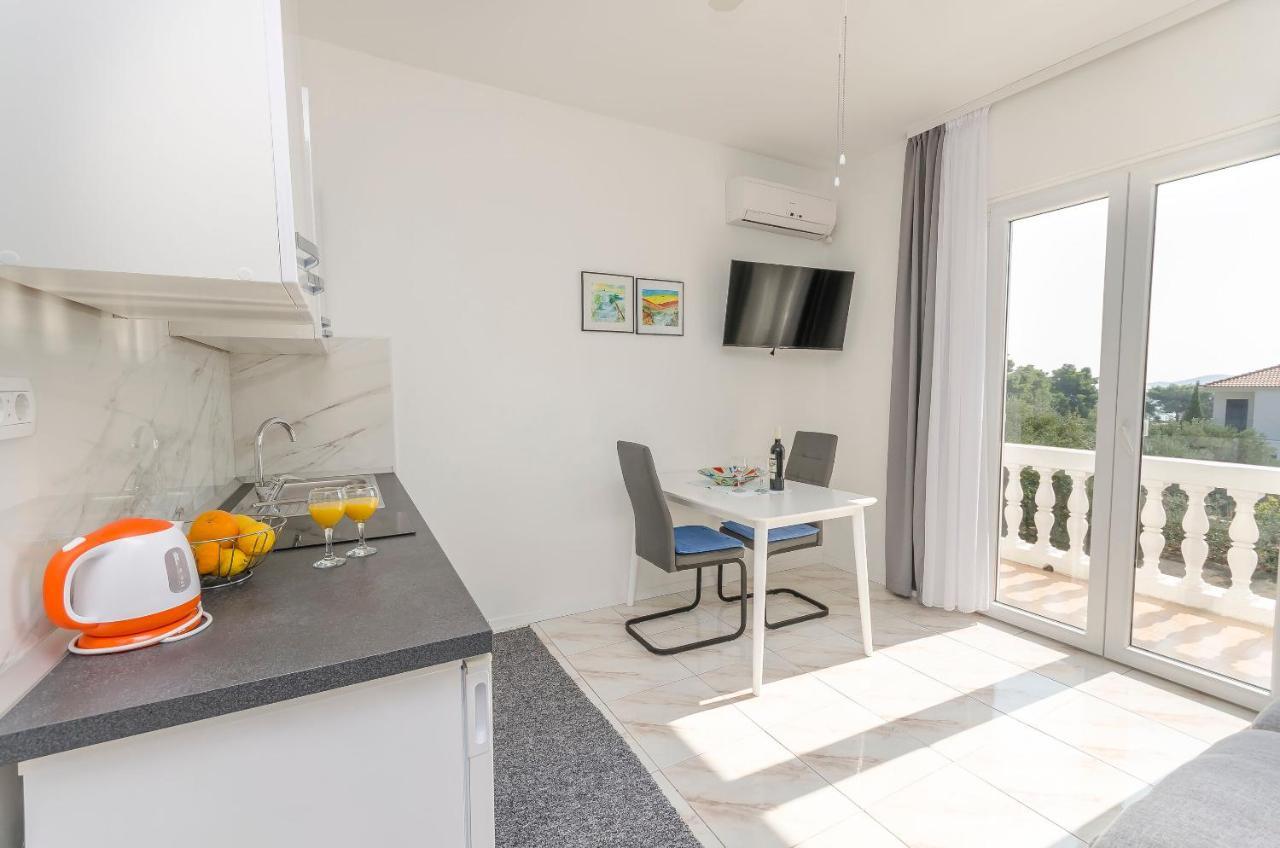 Apartments And Rooms On The Beach Vodice Ngoại thất bức ảnh